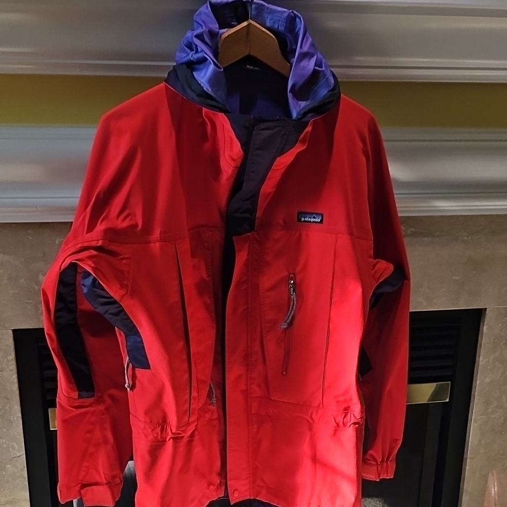 Patagonia Wind/Rain Hooded Jacket Size Small